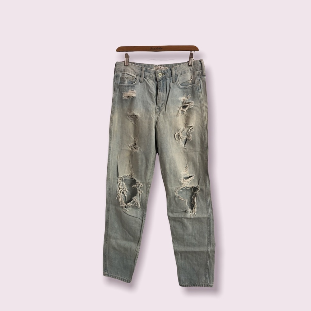 Distressed Light Wash High Waisted Mom Jean